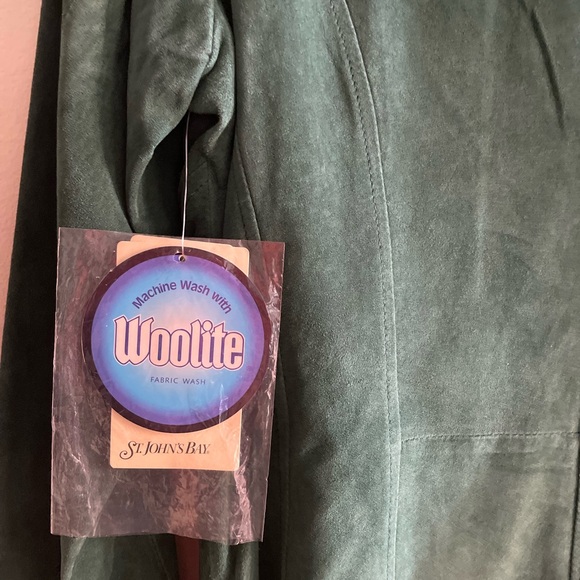 Vintage with tags.  St. John’s Bay green washable suede.  Small - Picture 6 of 7